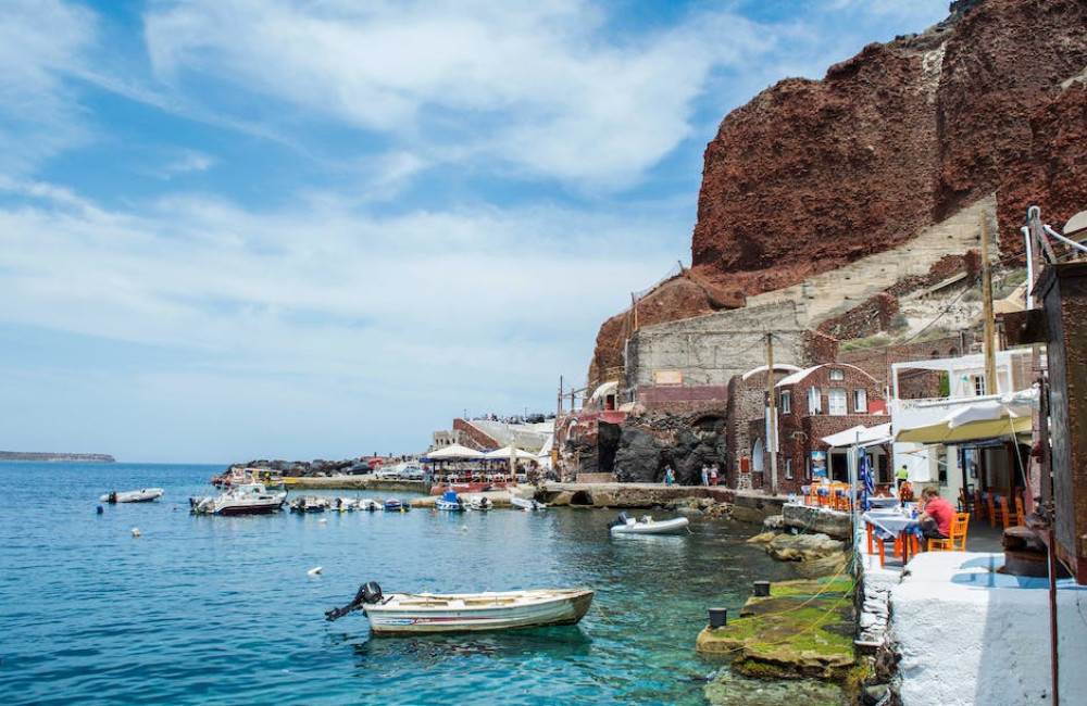 Waarom is het Griekse eiland Santorini zo geliefd bij wandelaars?