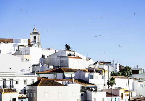 Hoe kun je goedkoop op vakantie naar het zuiden van Portugal?
